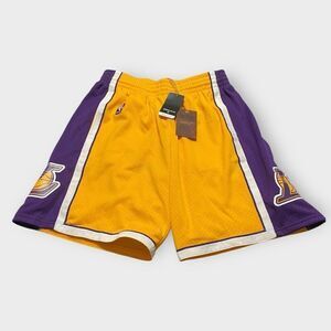 Mitchell & Ness Los Angeles Lakers ‘09  Swingman Yellow Shorts Mens size L NWT